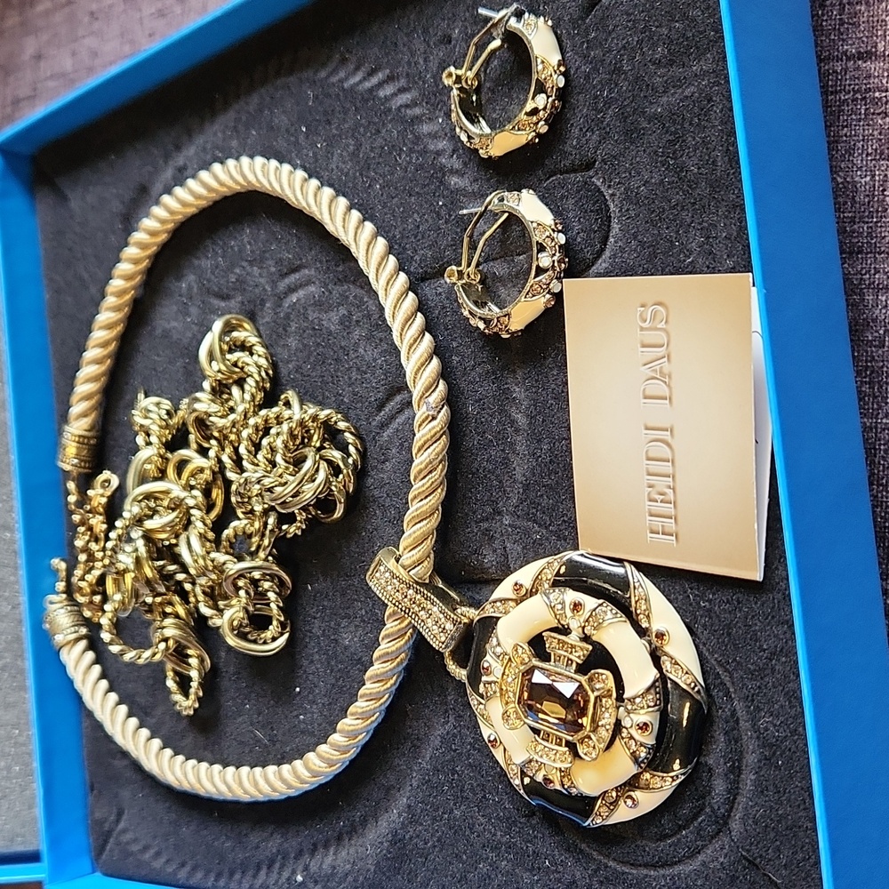 Heidi Daus 2 necklace & earrings